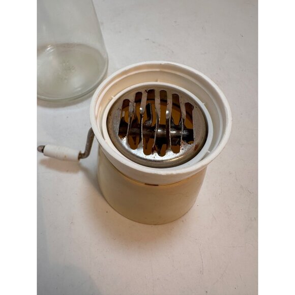 Vintage Federal Housewares Manual Cheese Nuts Coffee Grater Glass Base Hand Cran - Picture 2 of 9